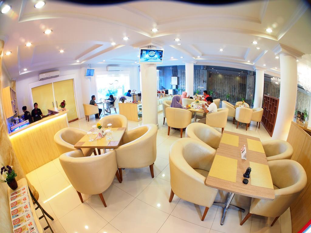 Maven Fatmawati Hotel Jakarta Exterior photo