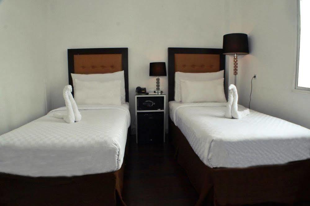 Maven Fatmawati Hotel Jakarta Exterior photo